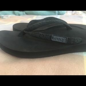 Reef flip flops